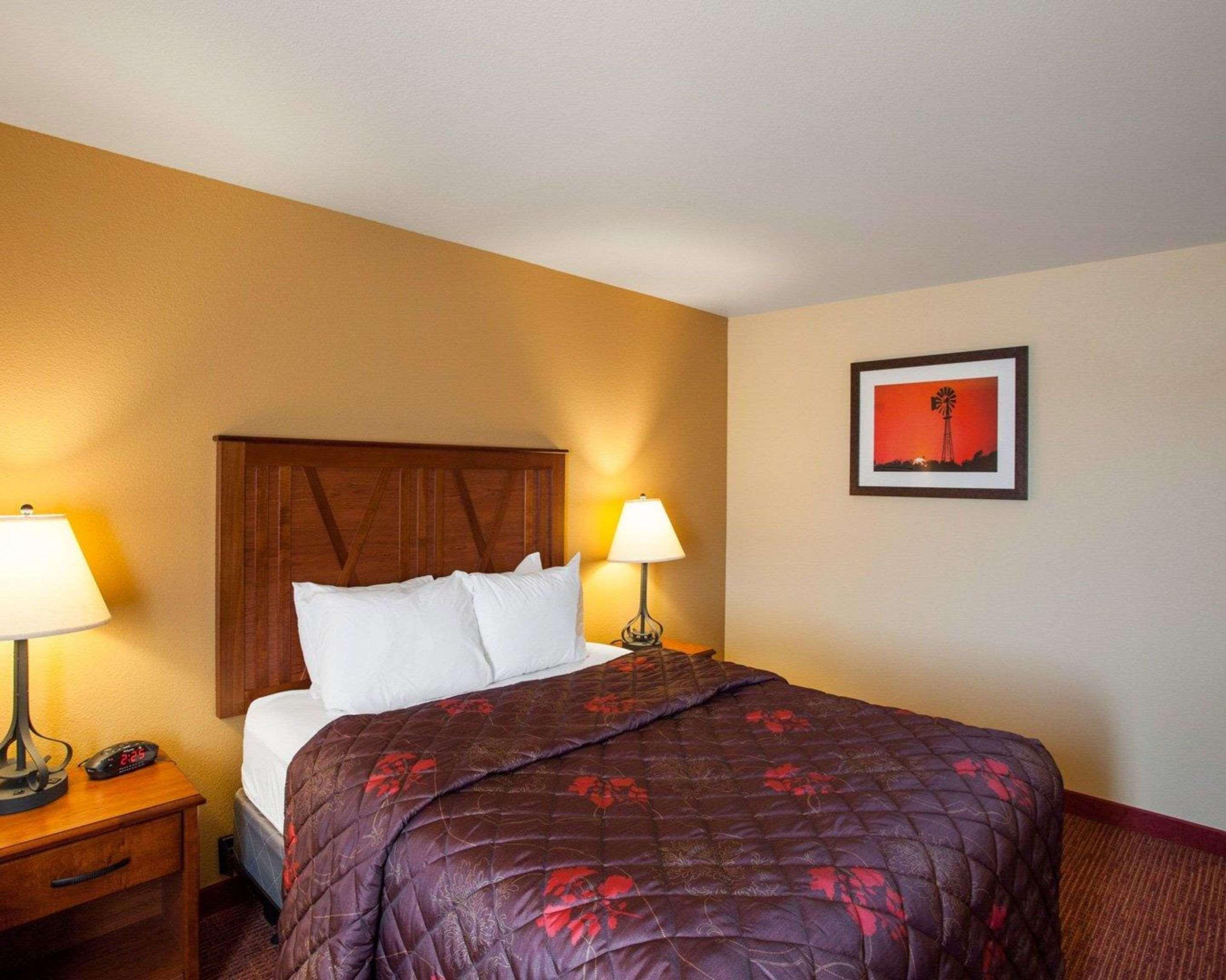 Rodeway Inn & Suites Phillipsburg Bagian luar foto