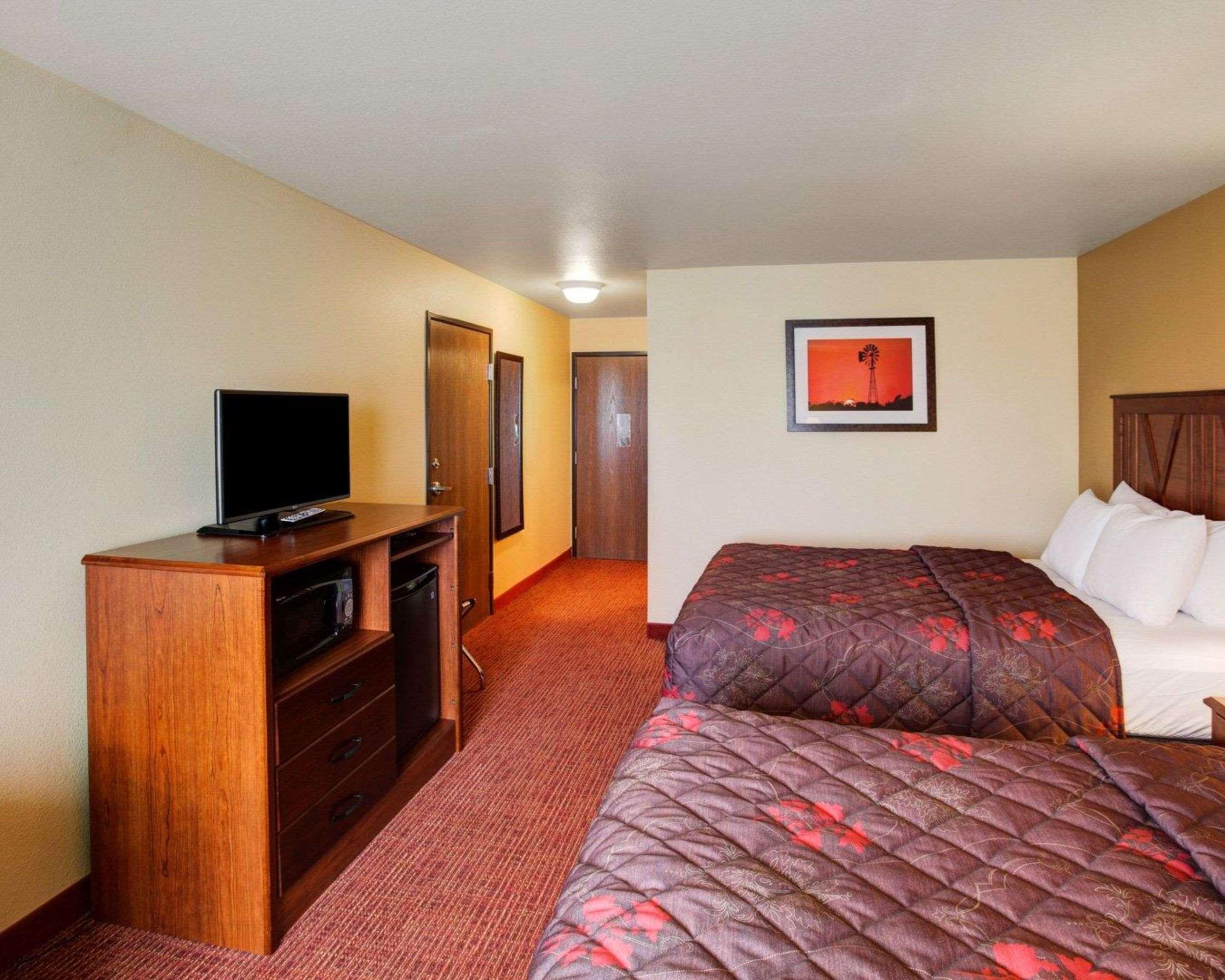 Rodeway Inn & Suites Phillipsburg Bagian luar foto