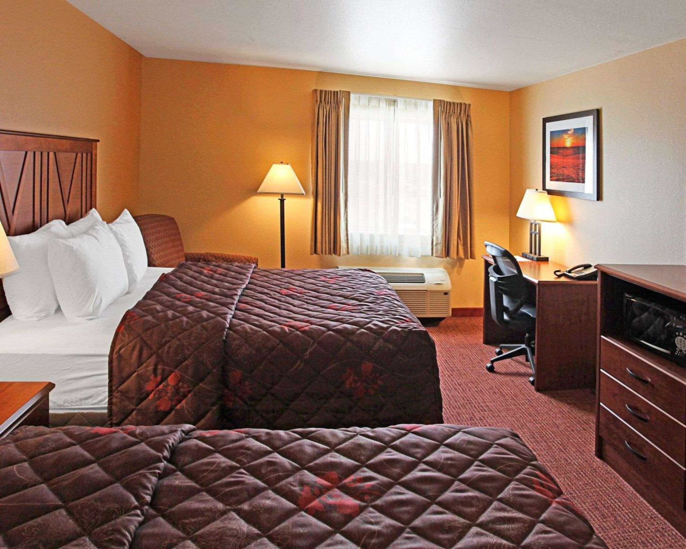 Rodeway Inn & Suites Phillipsburg Bagian luar foto