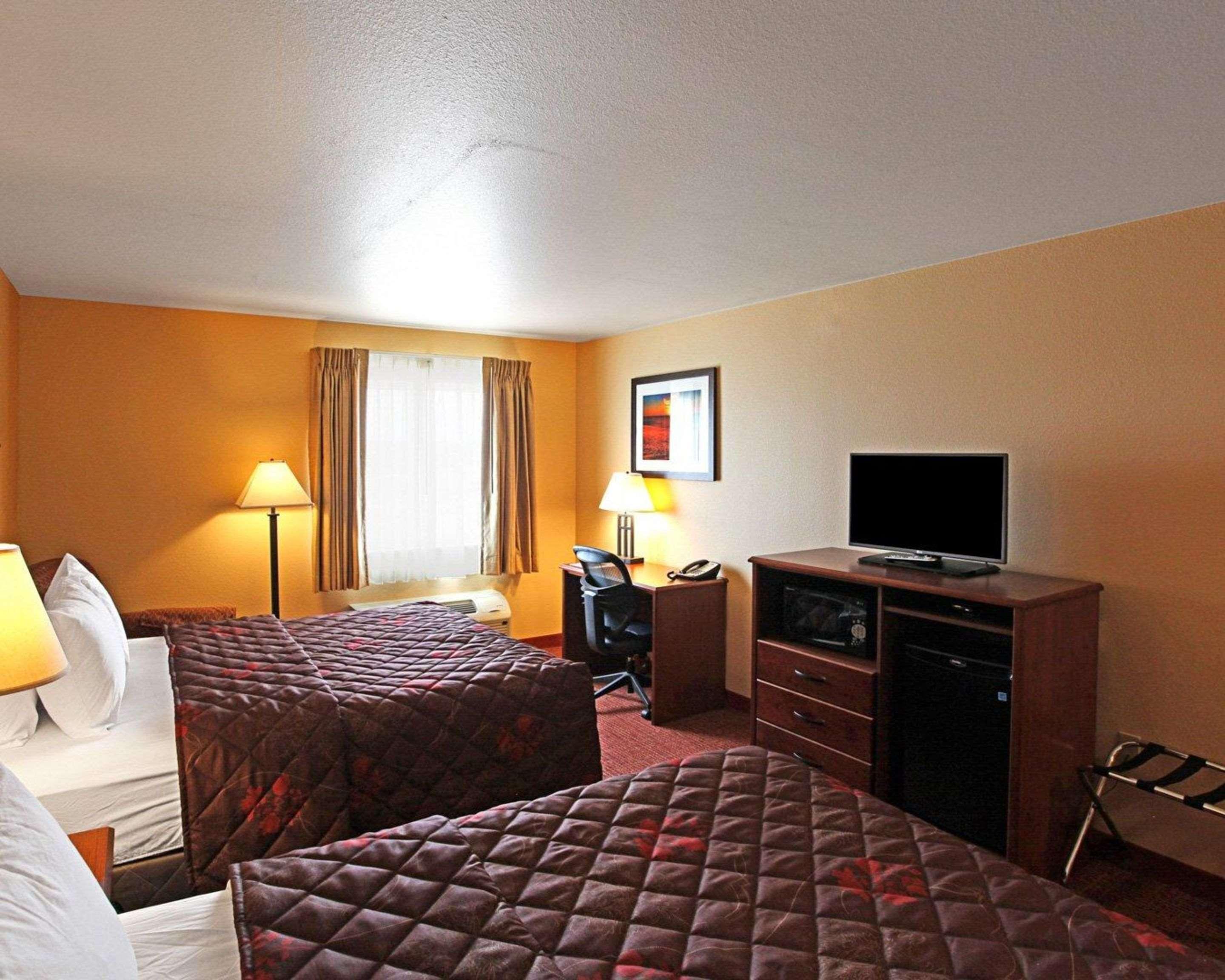 Rodeway Inn & Suites Phillipsburg Bagian luar foto