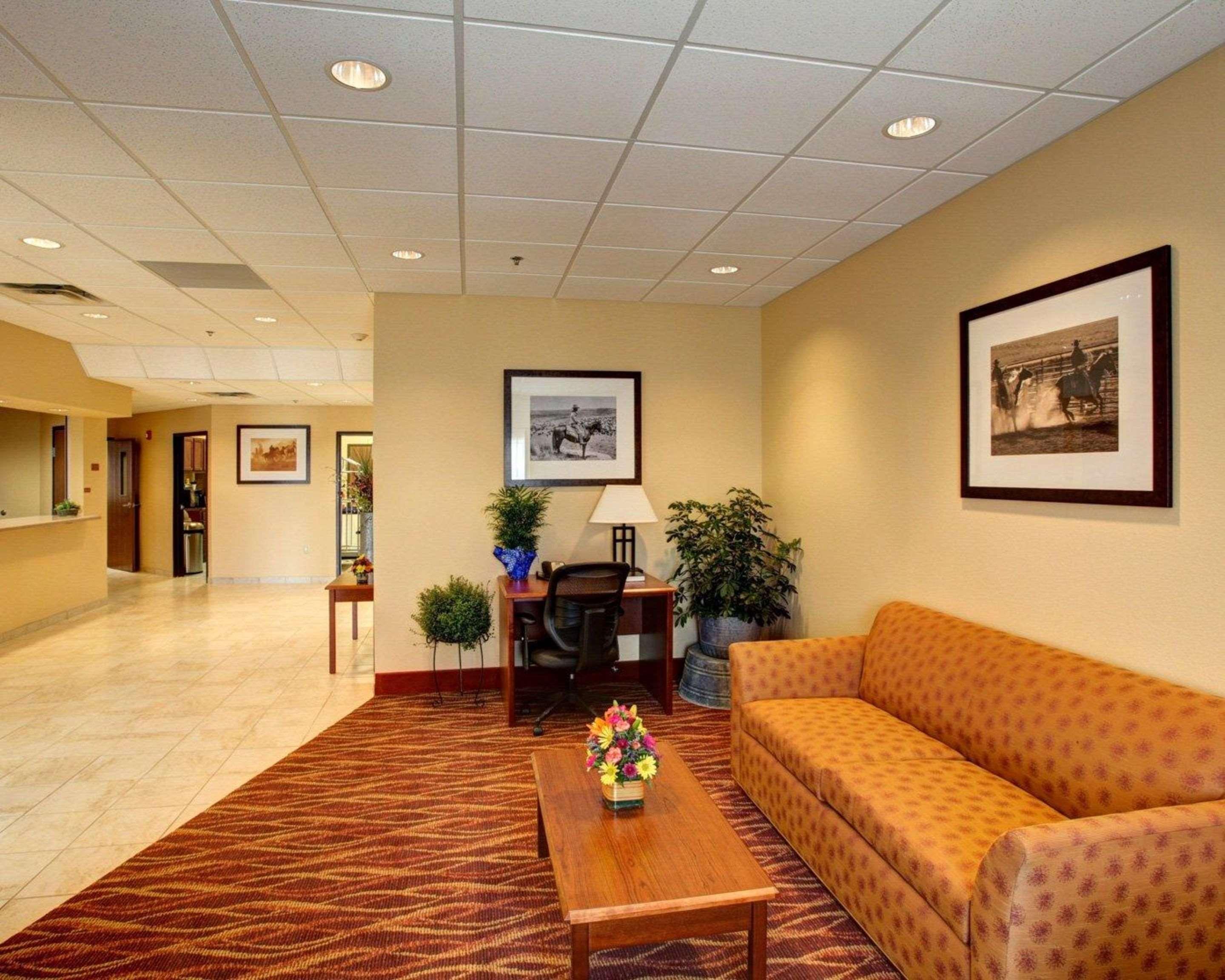 Rodeway Inn & Suites Phillipsburg Bagian luar foto