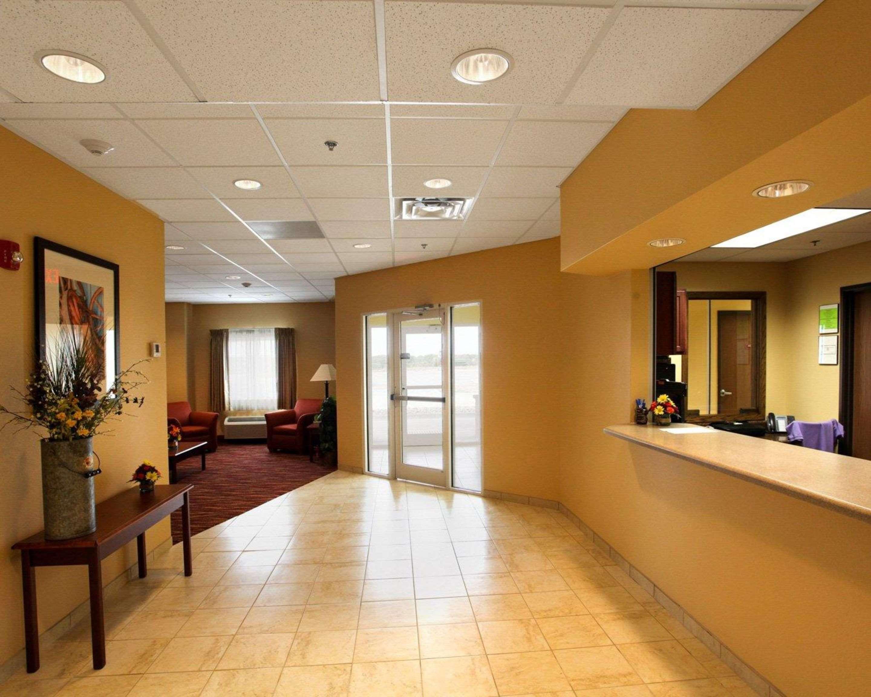 Rodeway Inn & Suites Phillipsburg Bagian luar foto