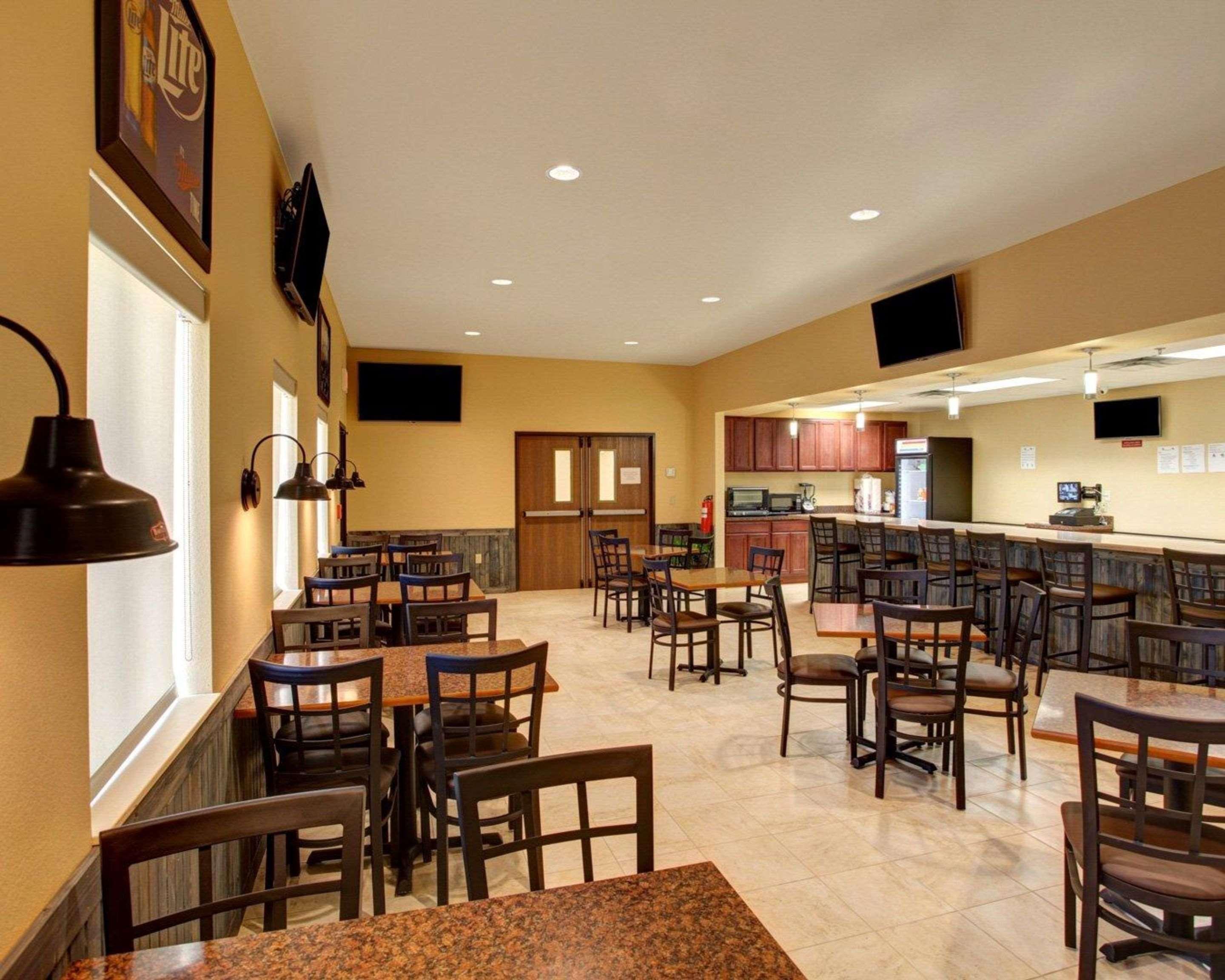Rodeway Inn & Suites Phillipsburg Bagian luar foto